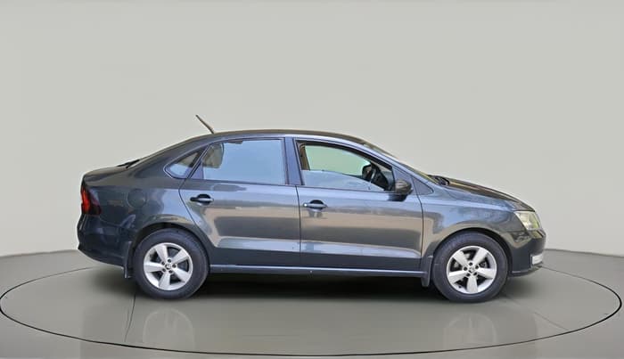 2017 Skoda Rapid AMBITION 1.6 MPI MT, Petrol, Manual, 76,262 km, exterior