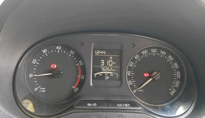 2017 Skoda Rapid AMBITION 1.6 MPI MT, Petrol, Manual, 76,262 km, interior