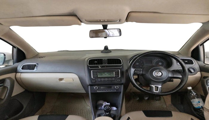 2013 Volkswagen Vento HIGHLINE 1.6 MPI, Petrol, Manual, 1,65,208 km, interior