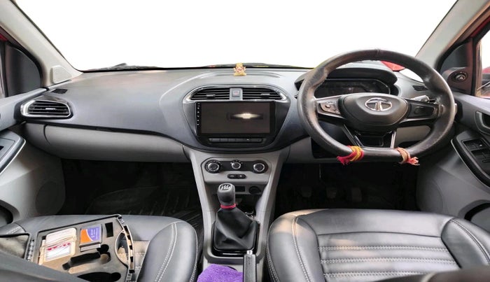 2022 Tata Tiago XT CNG, CNG, Manual, 31,740 km, interior