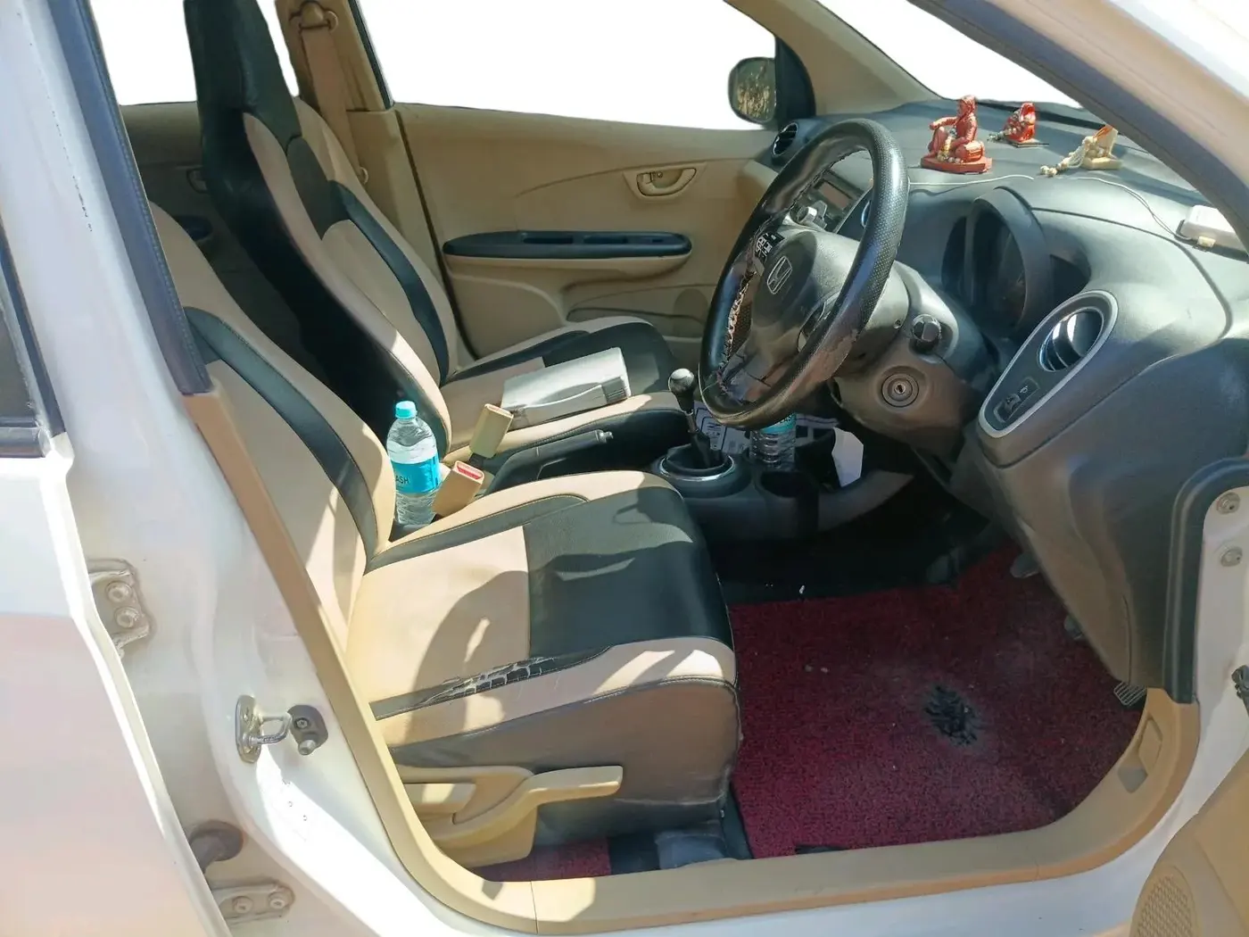 2014 Honda Mobilio 1.5L I-DTEC S, Diesel, Manual, 1,27,803 km, interior