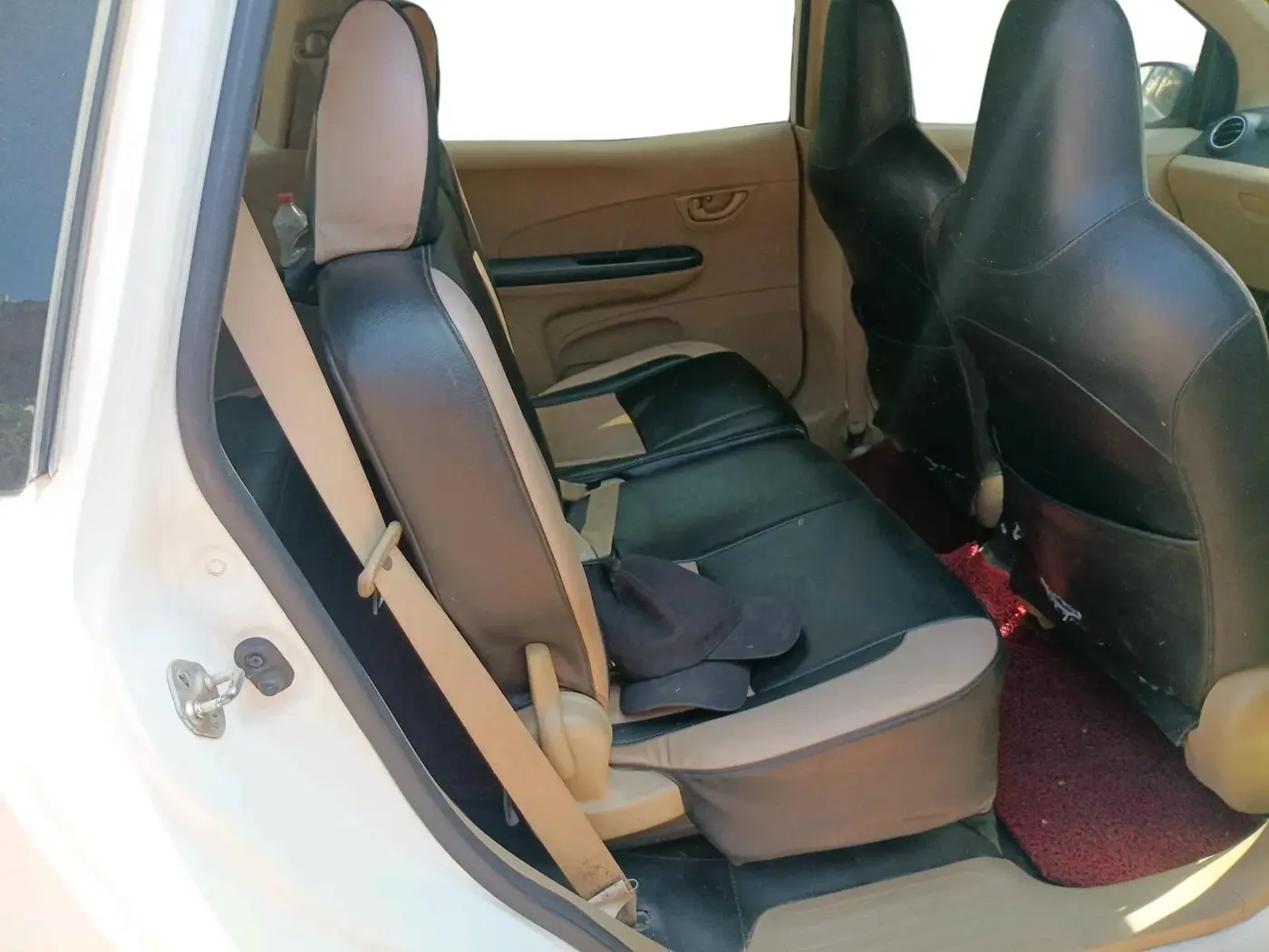 2014 Honda Mobilio 1.5L I-DTEC S, Diesel, Manual, 1,27,803 km, interior
