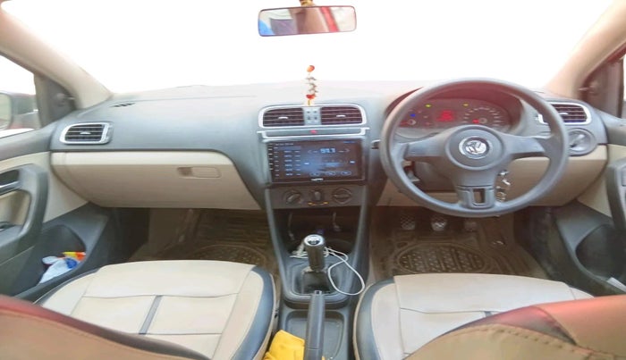 2010 Volkswagen Polo TRENDLINE 1.2L PETROL, CNG, Manual, 1,28,497 km, interior