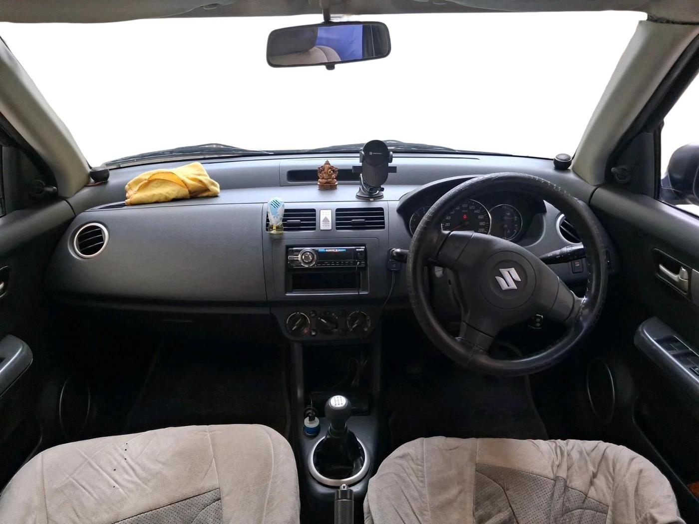 2011 Maruti Swift VXI, Petrol, Manual, 52,672 km, interior