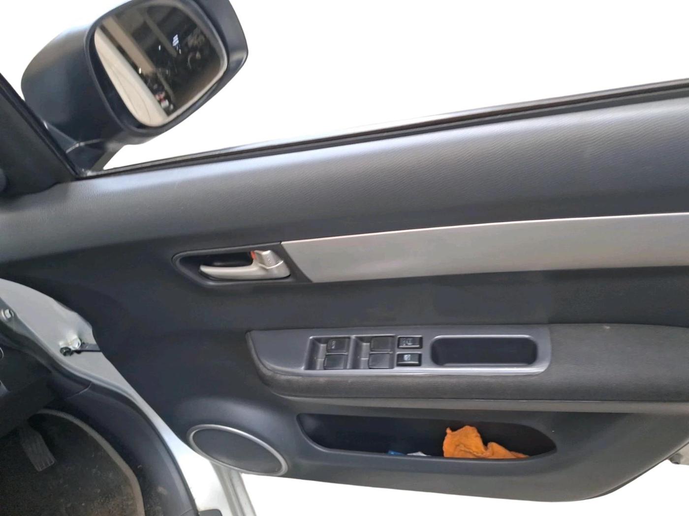 2011 Maruti Swift VXI, Petrol, Manual, 52,672 km, interior