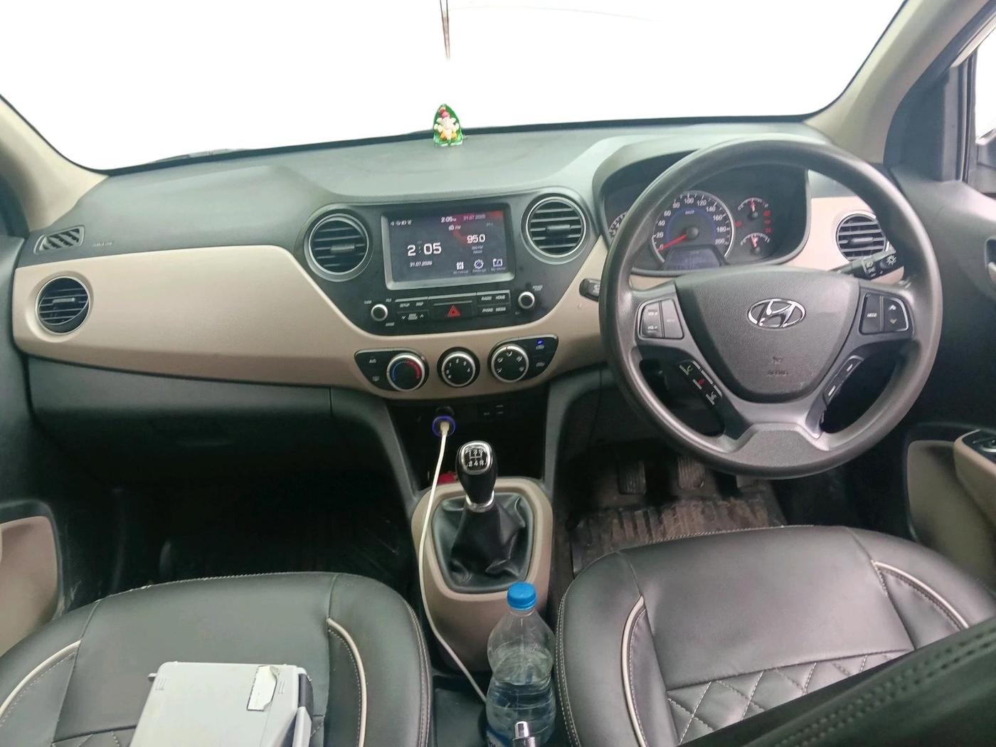 2018 Hyundai Grand i10 SPORTZ 1.2 KAPPA VTVT, CNG, Manual, 1,17,633 km, interior
