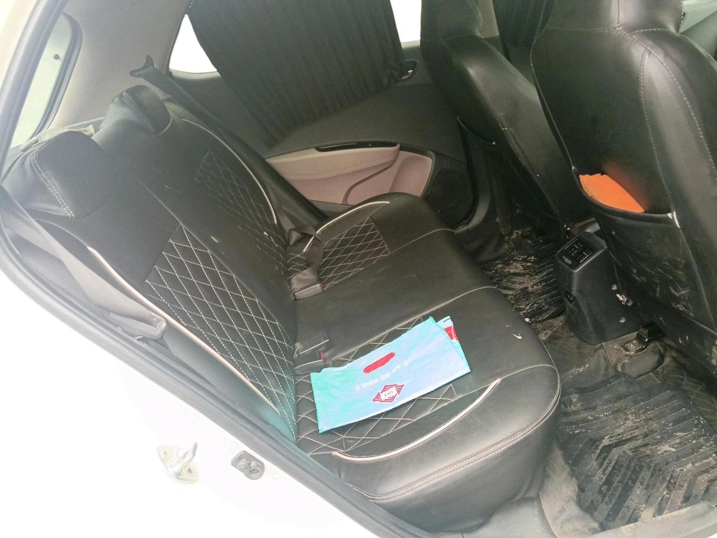 2018 Hyundai Grand i10 SPORTZ 1.2 KAPPA VTVT, CNG, Manual, 1,17,633 km, interior
