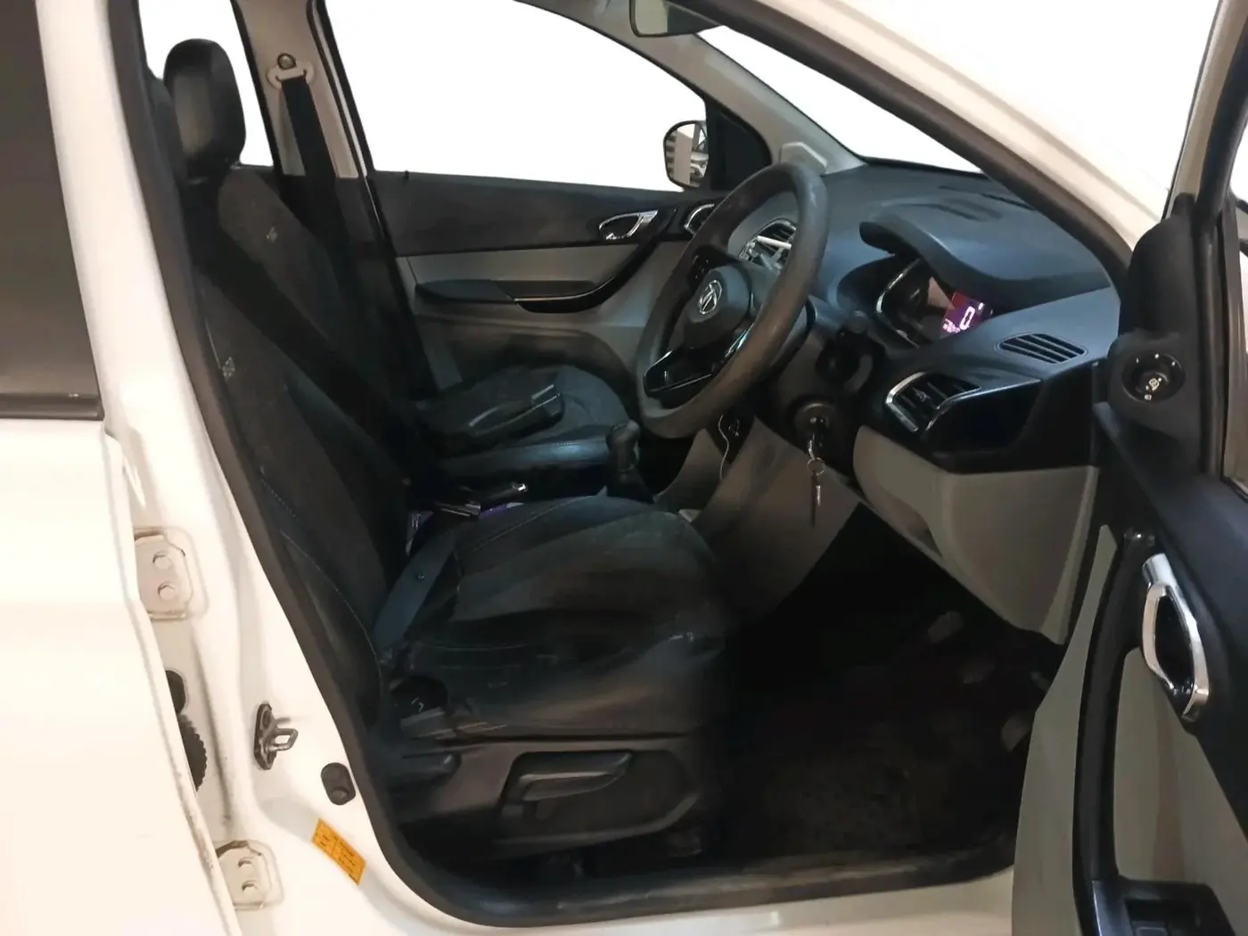 2020 Tata Tiago XZ PLUS PETROL, Petrol, Manual, 1,92,189 km, interior