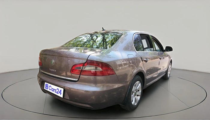 2010 Skoda Superb ELEGANCE 2.0 TDI CR AT, Diesel, Automatic, 1,38,461 km, exterior