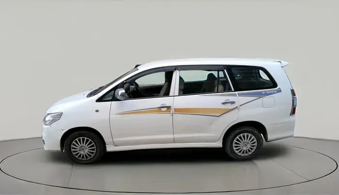 2013 Toyota Innova 2.5 GX 8 STR, Diesel, Manual, 2,75,787 km, exterior