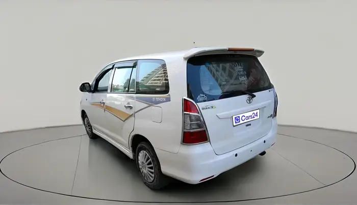 2013 Toyota Innova 2.5 GX 8 STR, Diesel, Manual, 2,75,787 km, exterior