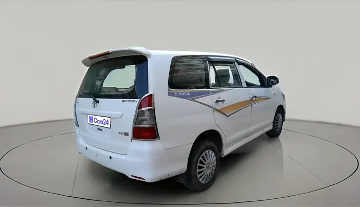 2013 Toyota Innova 2.5 GX 8 STR, Diesel, Manual, 2,75,787 km, exterior