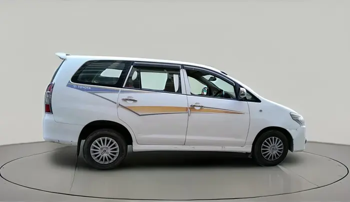 2013 Toyota Innova 2.5 GX 8 STR, Diesel, Manual, 2,75,787 km, exterior