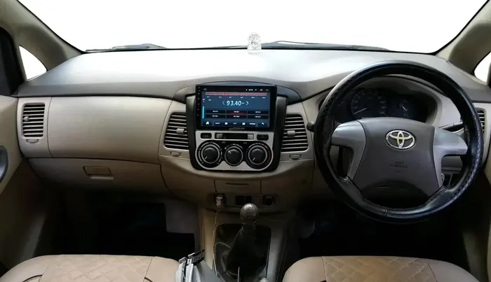 2013 Toyota Innova 2.5 GX 8 STR, Diesel, Manual, 2,75,787 km, interior