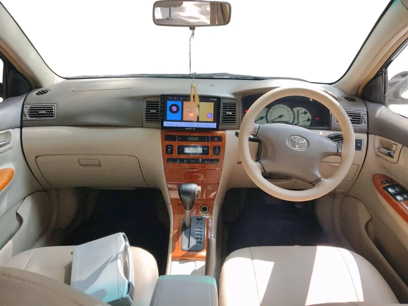 2005 Toyota Corolla H3 G 1.8, Petrol, Automatic, 1,30,728 km, interior