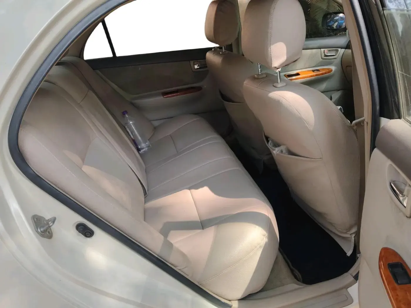 2005 Toyota Corolla H3 G 1.8, Petrol, Automatic, 1,30,728 km, interior