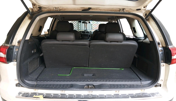 2017 Tata Hexa XT 4X2 7 STR, Diesel, Manual, 2,16,839 km, exterior