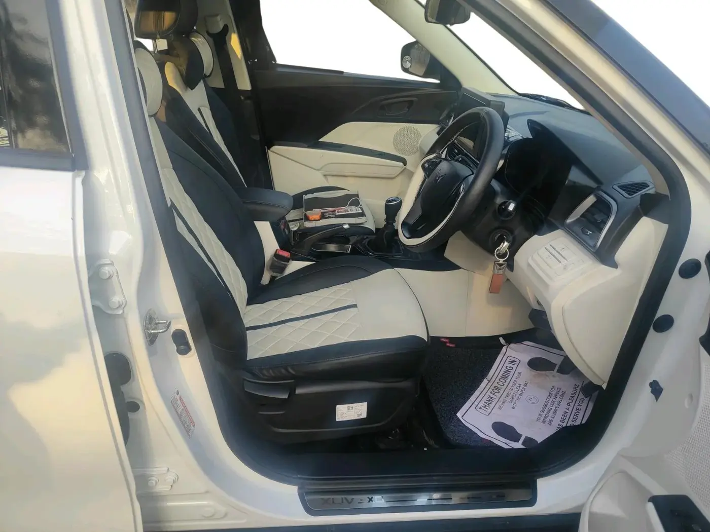 2025 Mahindra XUV 3XO MX2 1.5 Turbo Diesel, Diesel, Manual, 9,670 km, interior