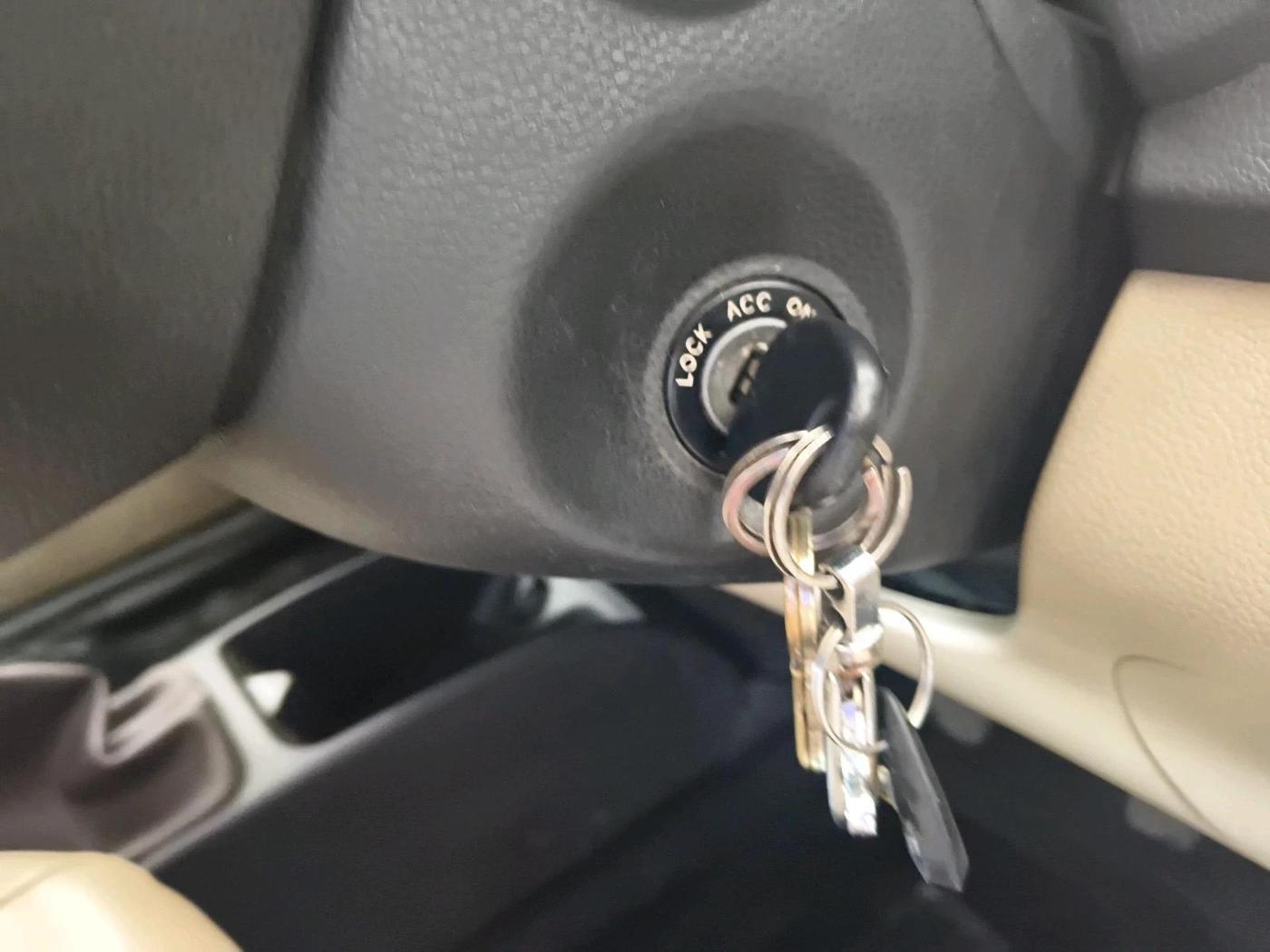 2016 Hyundai Eon ERA +, CNG, Manual, 1,14,902 km, interior