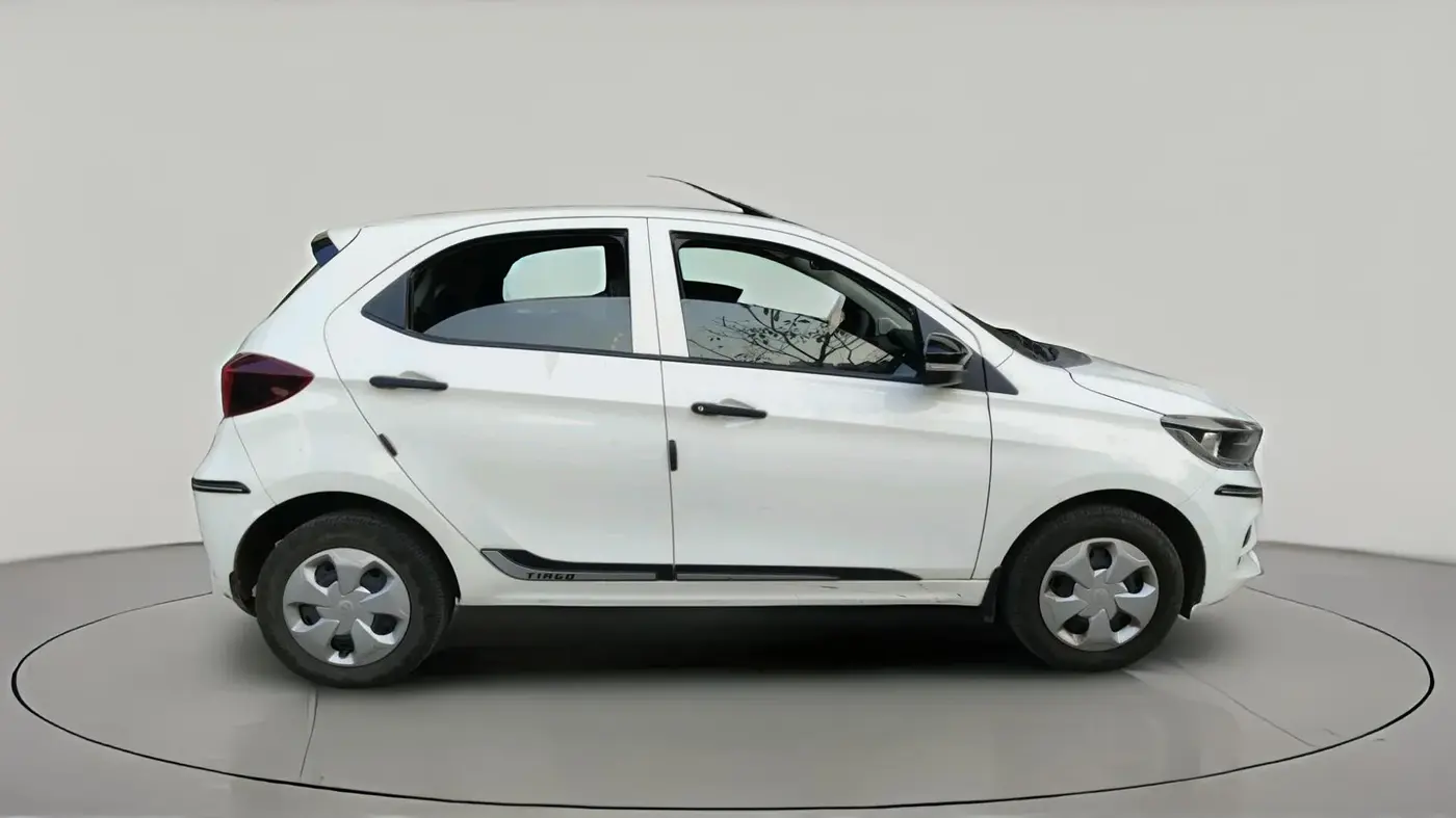 2024 Tata Tiago XM CNG, CNG, Manual, 49,854 km, exterior