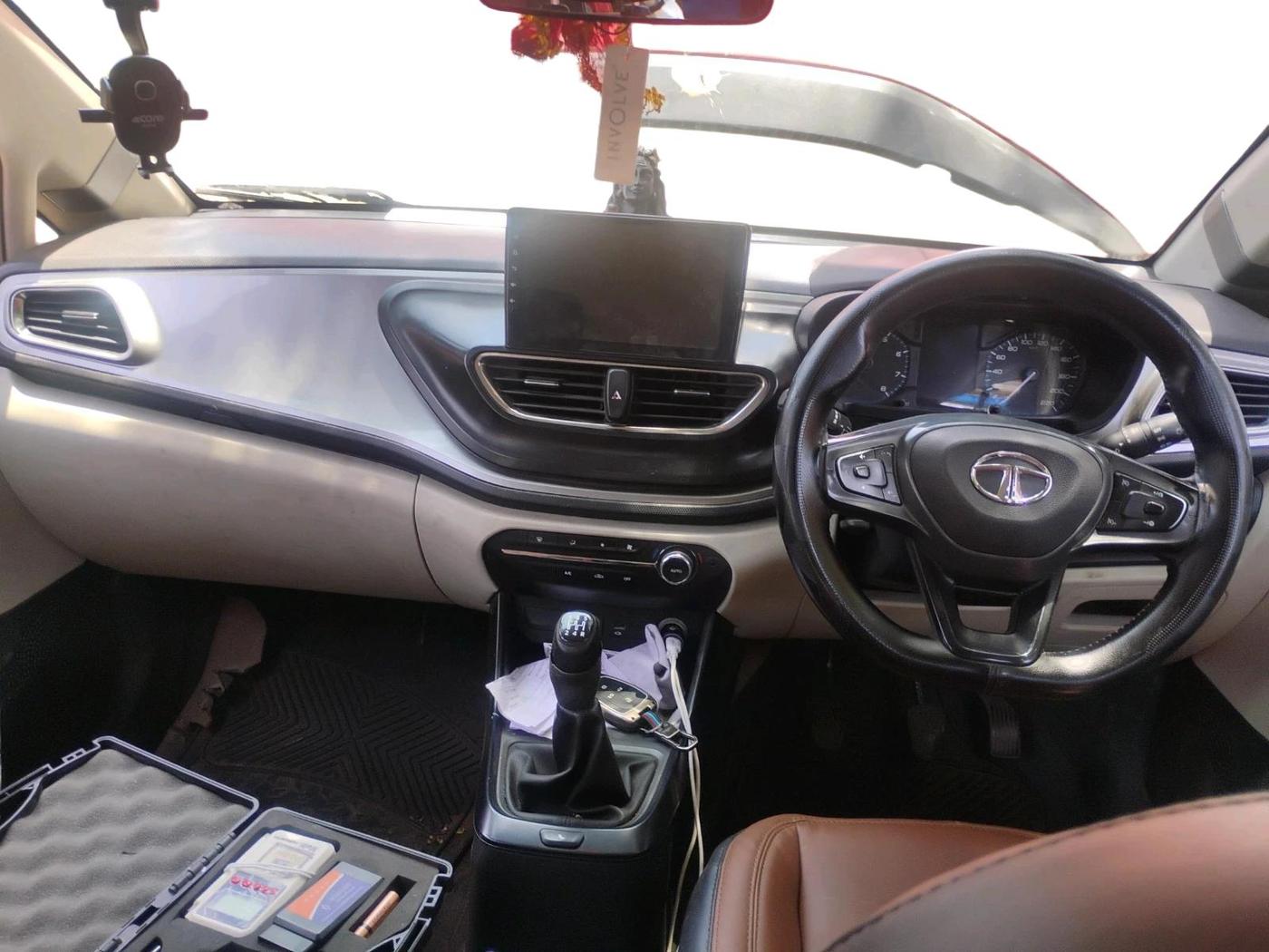 2021 Tata ALTROZ XT PETROL, CNG, Manual, 1,41,123 km, interior