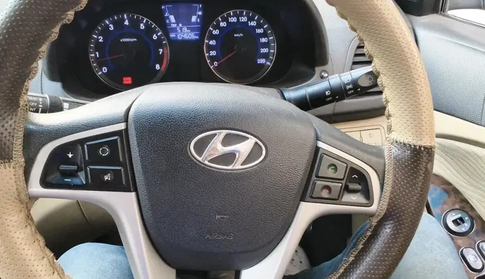 2013 Hyundai Verna FLUIDIC 1.6 VTVT EX, Petrol, Manual, 1,04,606 km, interior