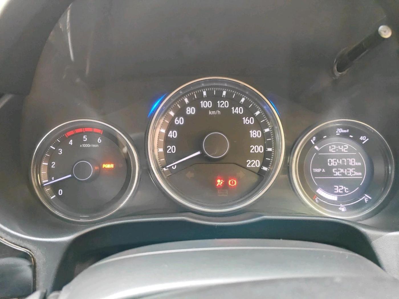 2017 Honda City 1.5L I-DTEC V, Diesel, Manual, 64,778 km, interior