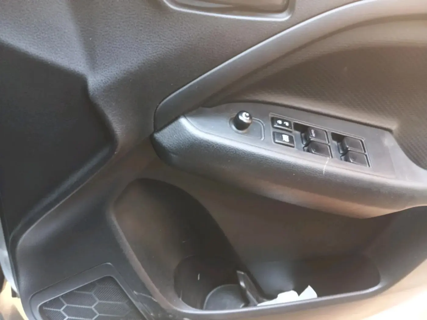 2023 Maruti BREZZA LXI SMART HYBRID, Petrol, Manual, 22,040 km, interior