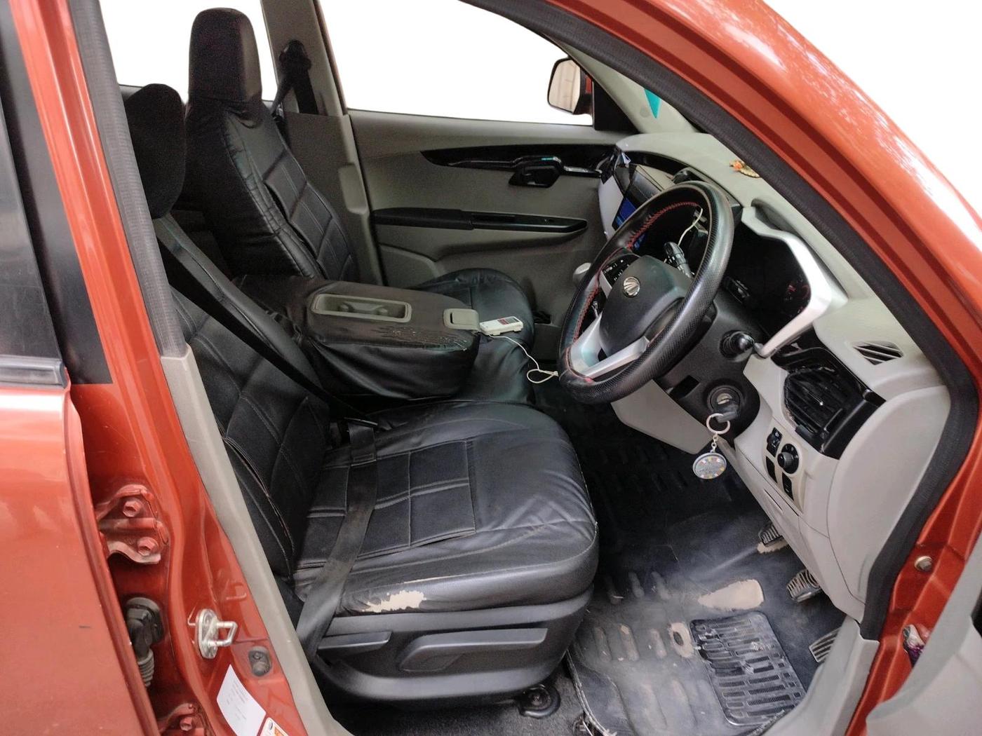 2016 Mahindra Kuv100 K8 6 STR, Petrol, Manual, 82,382 km, interior