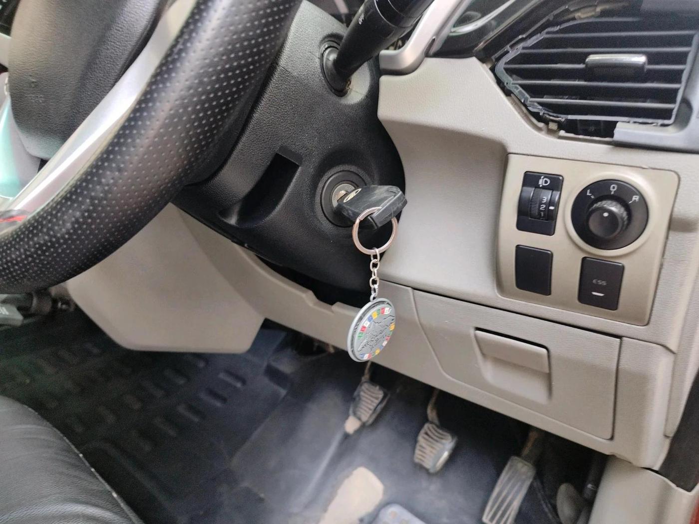 2016 Mahindra Kuv100 K8 6 STR, Petrol, Manual, 82,382 km, interior