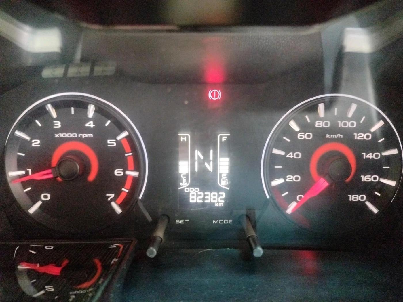 2016 Mahindra Kuv100 K8 6 STR, Petrol, Manual, 82,382 km, interior