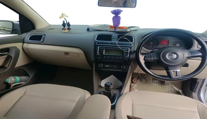 2013 Volkswagen Vento HIGHLINE DIESEL 1.6, Diesel, Manual, 1,45,700 km, interior