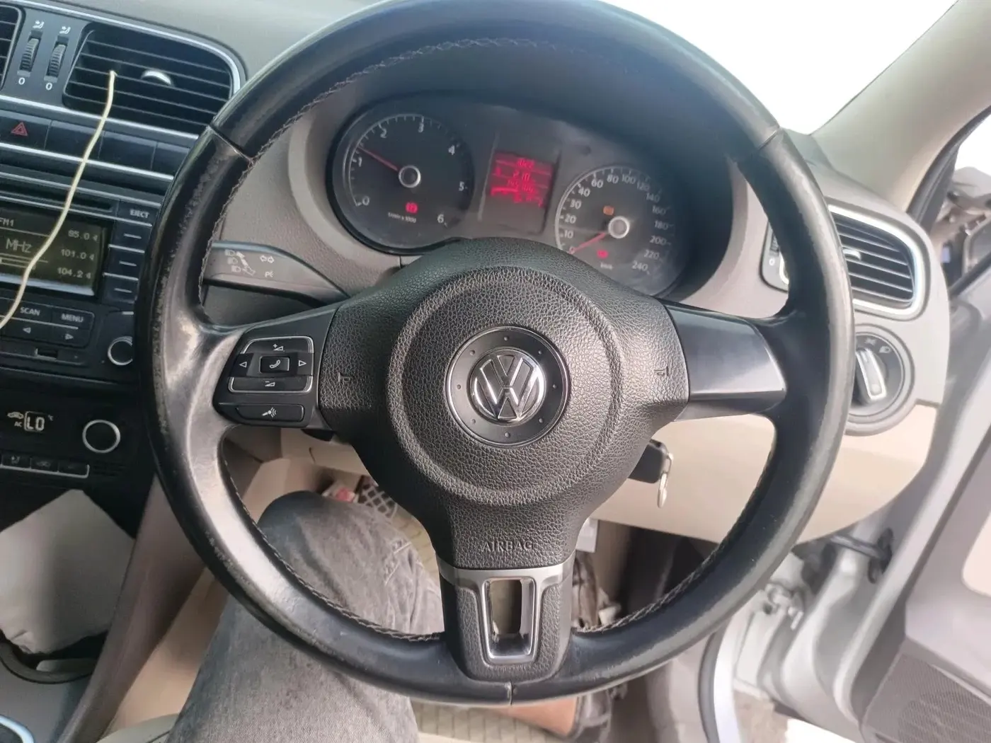 2013 Volkswagen Vento HIGHLINE DIESEL 1.6, Diesel, Manual, 1,45,700 km, interior