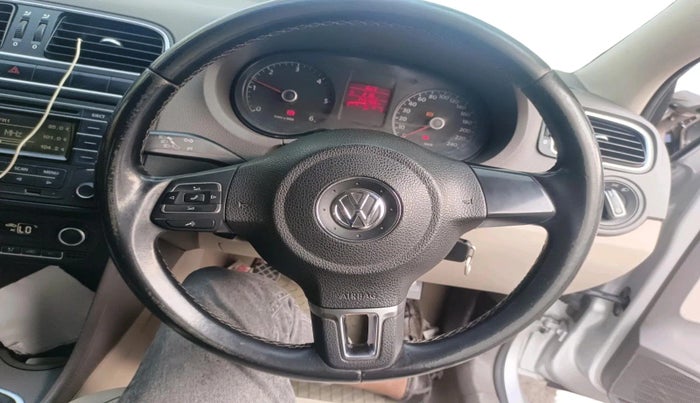 2013 Volkswagen Vento HIGHLINE DIESEL 1.6, Diesel, Manual, 1,45,700 km, interior