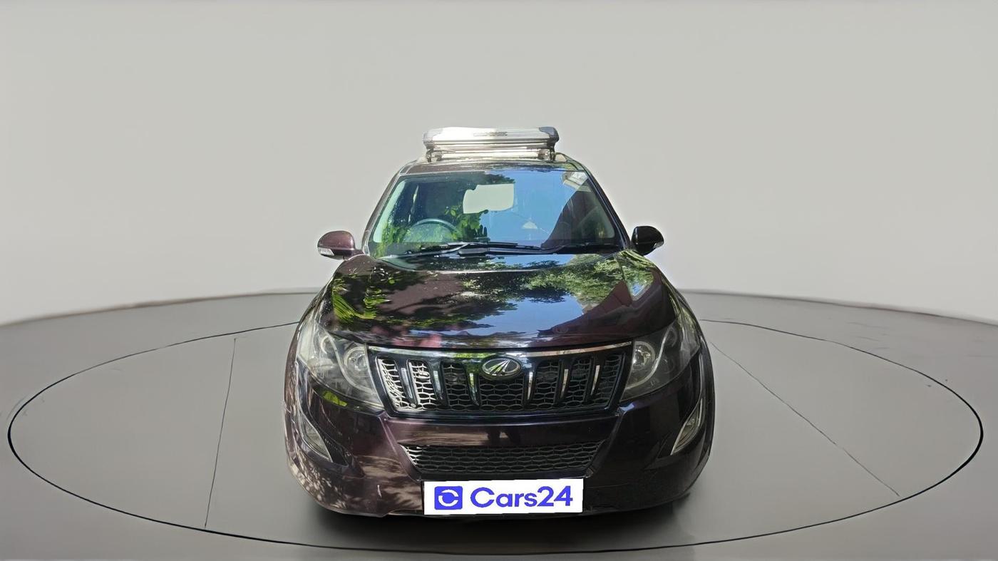 2017 Mahindra XUV500 W10, Diesel, Manual, 1,83,358 km, exterior