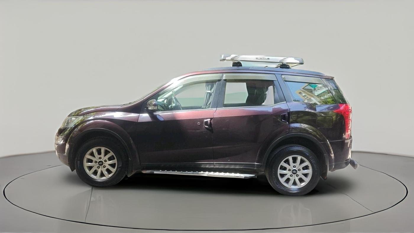 2017 Mahindra XUV500 W10, Diesel, Manual, 1,83,358 km, exterior