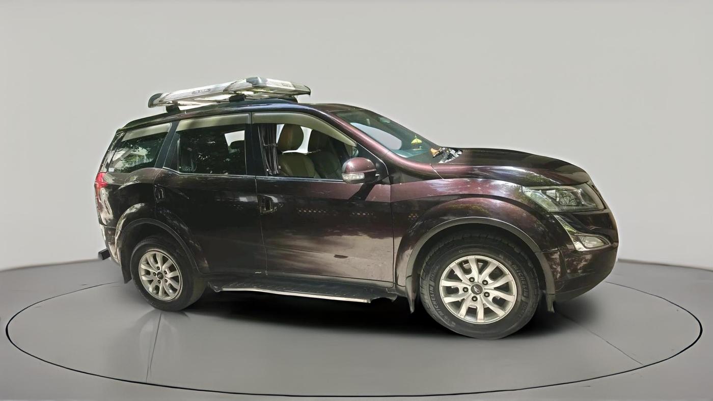 2017 Mahindra XUV500 W10, Diesel, Manual, 1,83,358 km, exterior