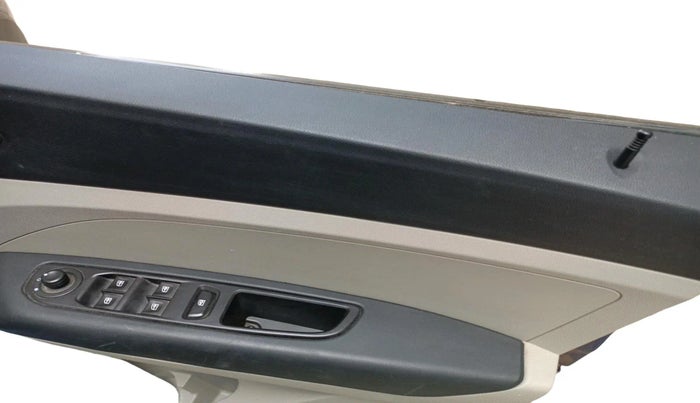 2023 Renault TRIBER RXT, Petrol, Manual, 80,925 km, interior