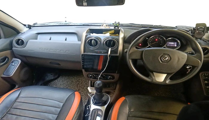 2016 Renault Duster RXL PETROL, Petrol, Manual, 33,402 km, interior