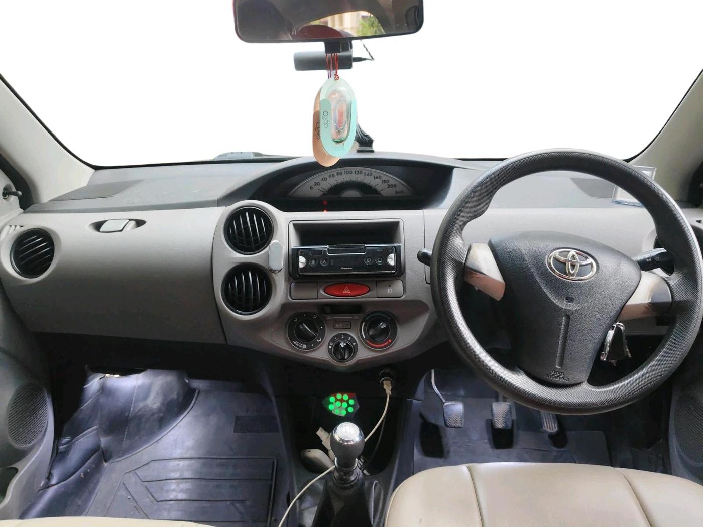 2011 Toyota Etios Liva GD, Diesel, Manual, 1,40,323 km, interior