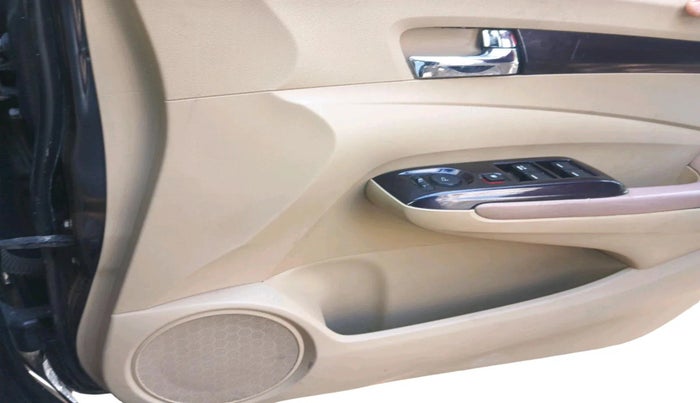 2013 Honda City 1.5L I-VTEC V MT, CNG, Manual, 1,57,290 km, interior