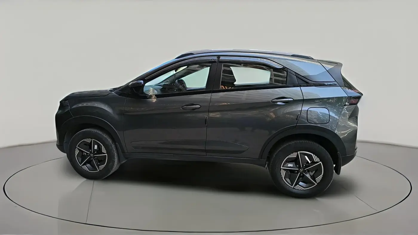 2024 Tata NEXON CREATIVE+ SUNROOF AMT 1.2 PETROL, Petrol, Automatic, 8,448 km, exterior
