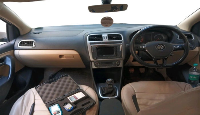 2016 Volkswagen Ameo HIGHLINE1.2L, Petrol, Manual, 40,404 km, interior