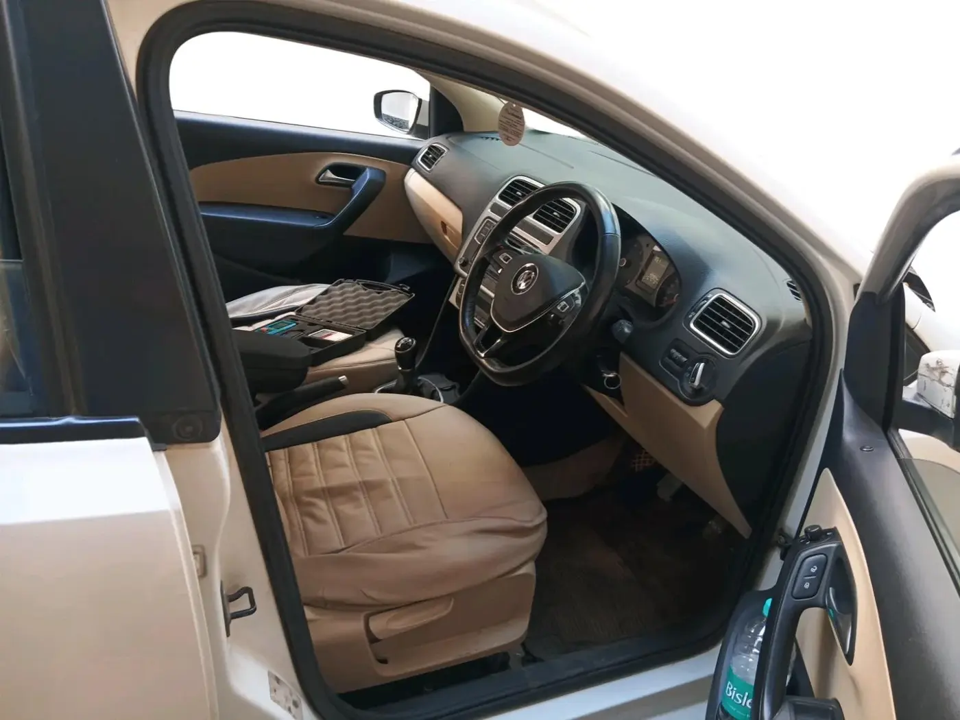 2016 Volkswagen Ameo HIGHLINE1.2L, Petrol, Manual, 40,404 km, interior