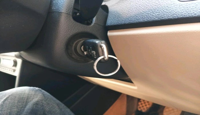 2016 Volkswagen Ameo HIGHLINE1.2L, Petrol, Manual, 40,404 km, interior