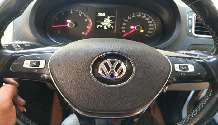 2016 Volkswagen Ameo HIGHLINE1.2L, Petrol, Manual, 40,404 km, interior