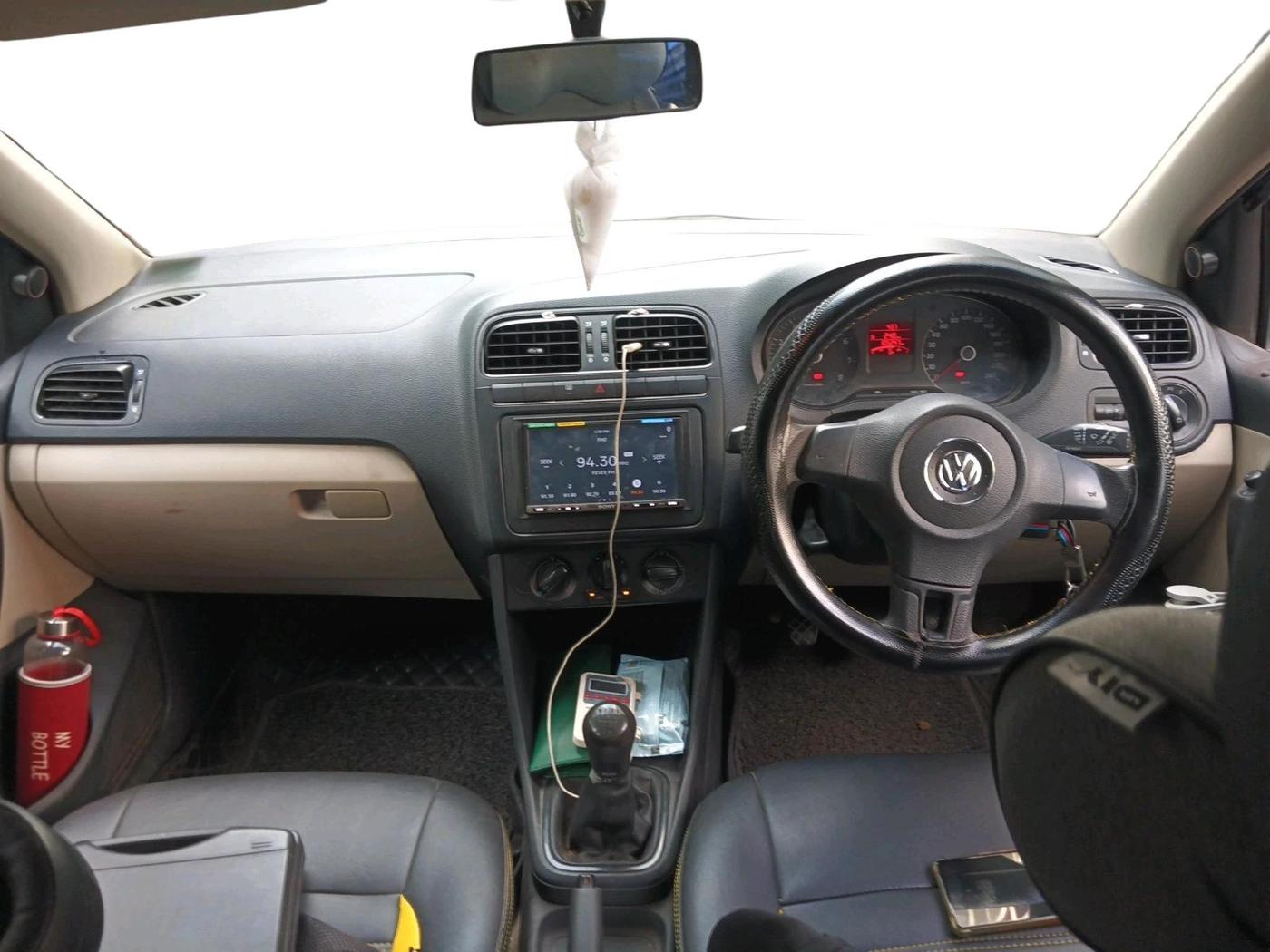 2013 Volkswagen Polo COMFORTLINE 1.2L PETROL, Petrol, Manual, 1,05,247 km, interior