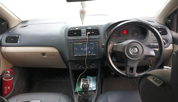 2013 Volkswagen Polo COMFORTLINE 1.2L PETROL, Petrol, Manual, 1,05,247 km, interior