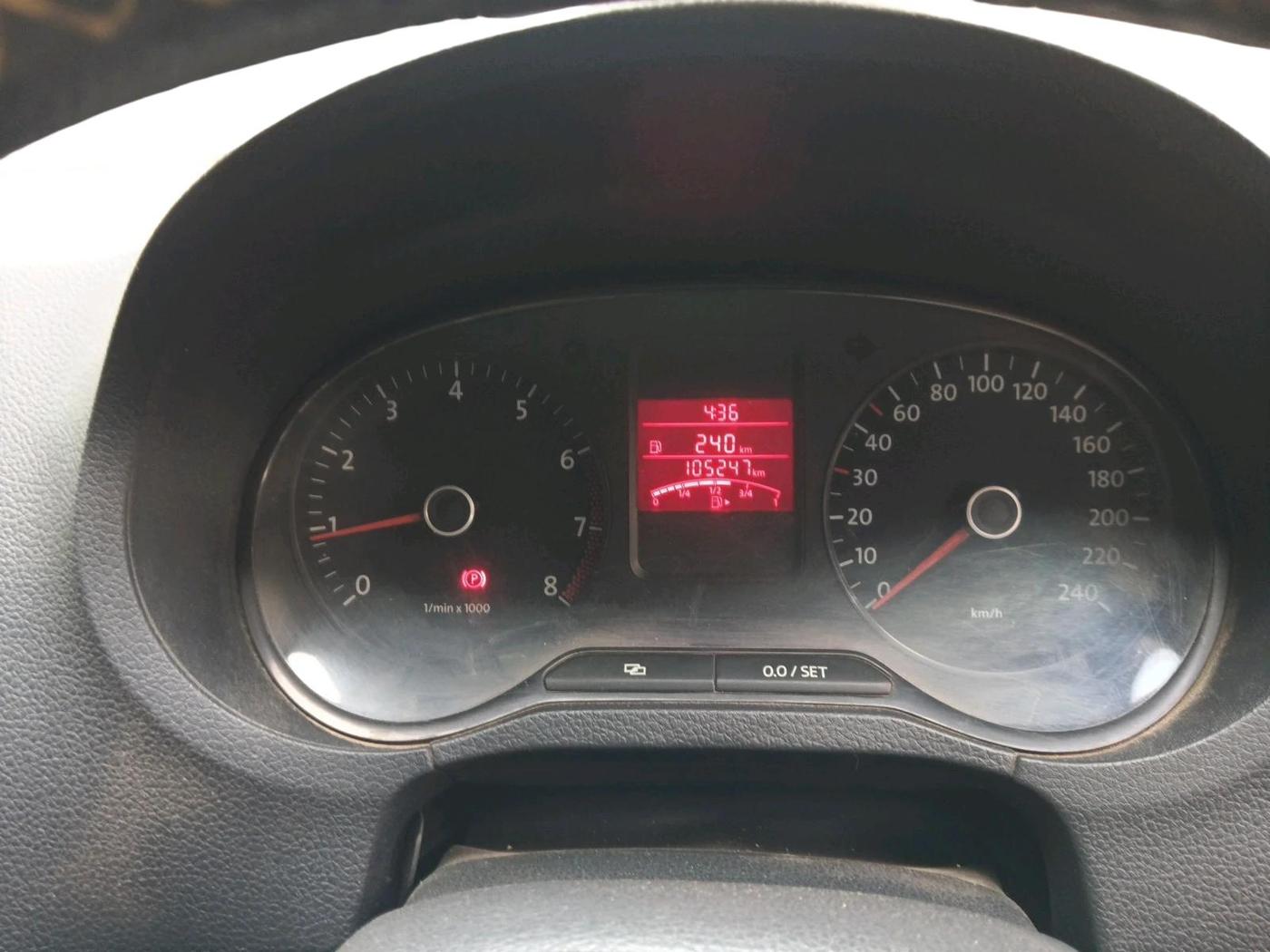 2013 Volkswagen Polo COMFORTLINE 1.2L PETROL, Petrol, Manual, 1,05,247 km, interior