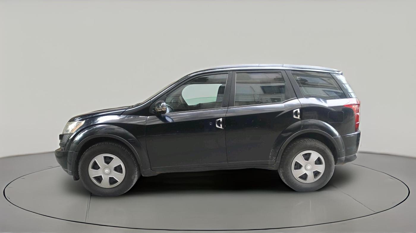 2015 Mahindra XUV500 W6, Diesel, Manual, 2,89,660 km, exterior